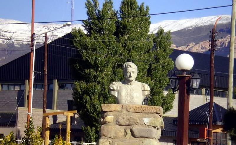 Complejo Las Lengas - Cabañas y Multirubro - Lago Posadas - Santa Cruz