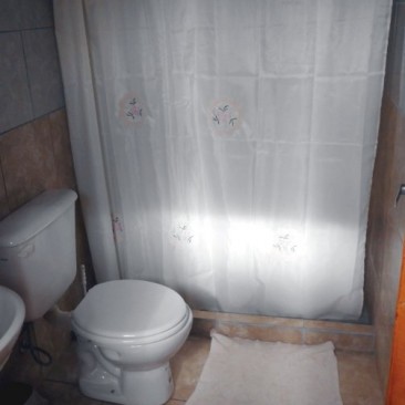 Cabaña para 4 personas, con cama matrimonial - Complejo Las Lengas - Lago Posadas, Santa Cruz