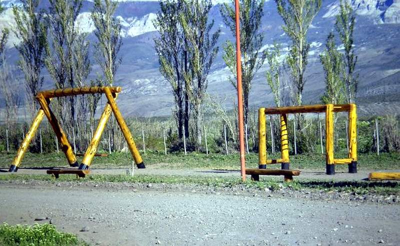 Complejo Las Lengas - Cabañas y Multirubro - Lago Posadas - Santa Cruz
